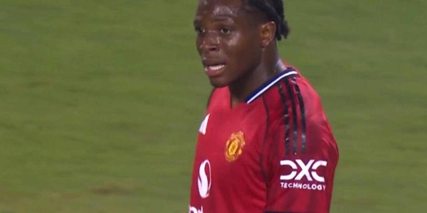 阿莫林钦点曼联首签可成新门德斯，让他学大巴黎铁闸！球迷却对其不满