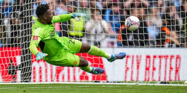 TA：曼联预计不会引进多纳鲁马 除非奥纳纳今夏离队